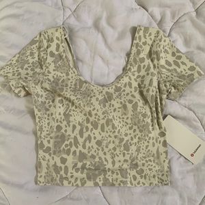 Lululemon workout crop top